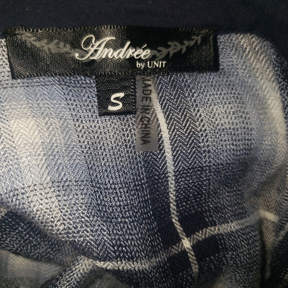 BLUE PLAID TOP WITH EMBROIDERED BACK - Picture 9 of 12